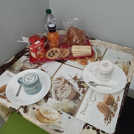 Hotel Ded 1 Checkin A Richiesta Parma Eksteriør billede