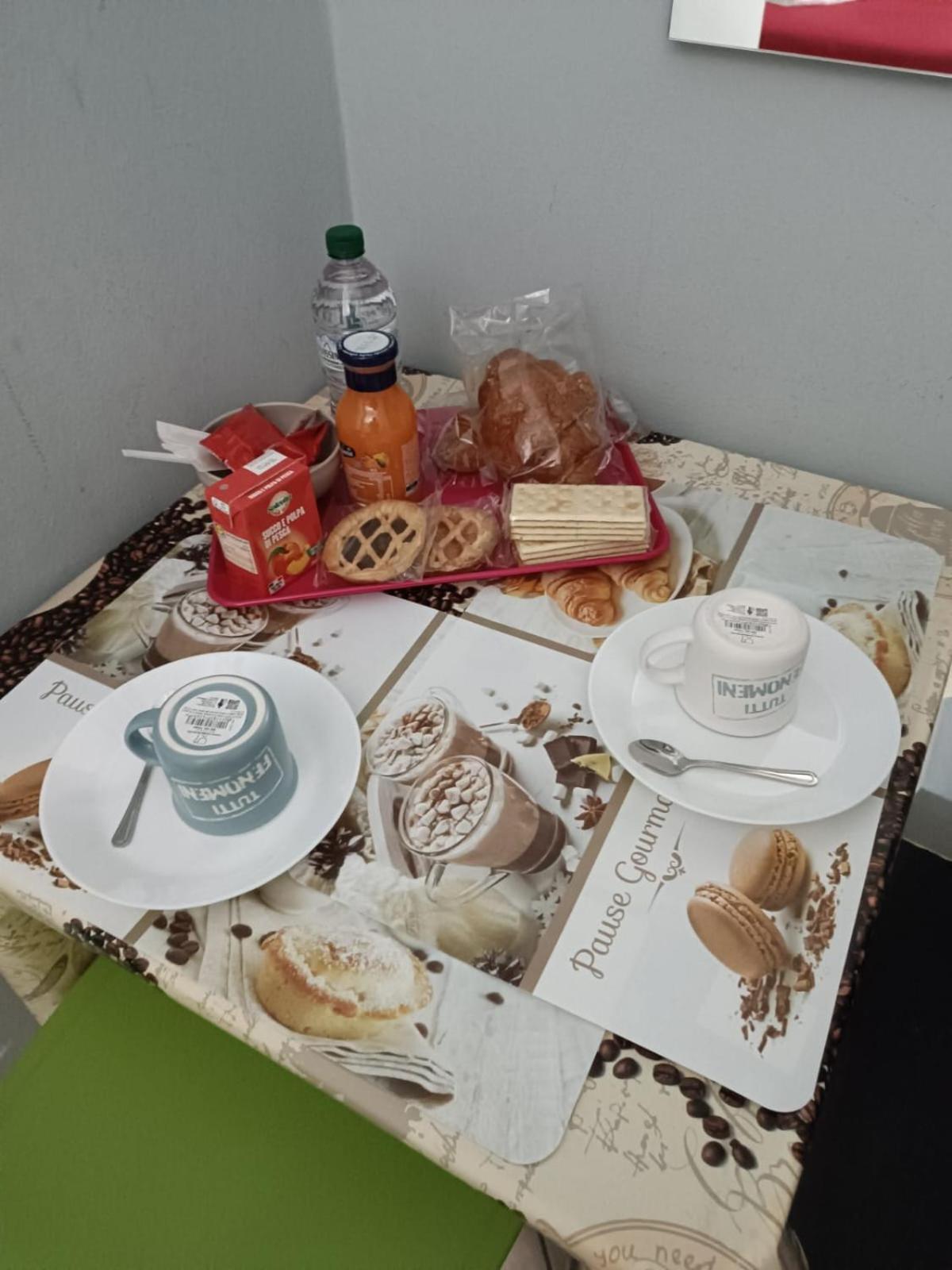 Hotel Ded 1 Checkin A Richiesta Parma Eksteriør billede